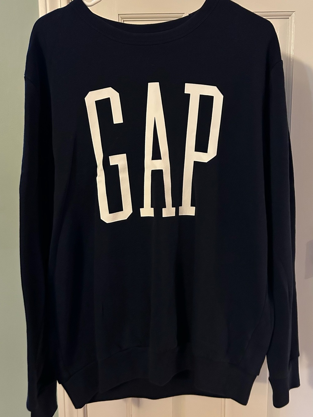 Men’s Large Navy Blue GAP Crewneck Sweatshirt
